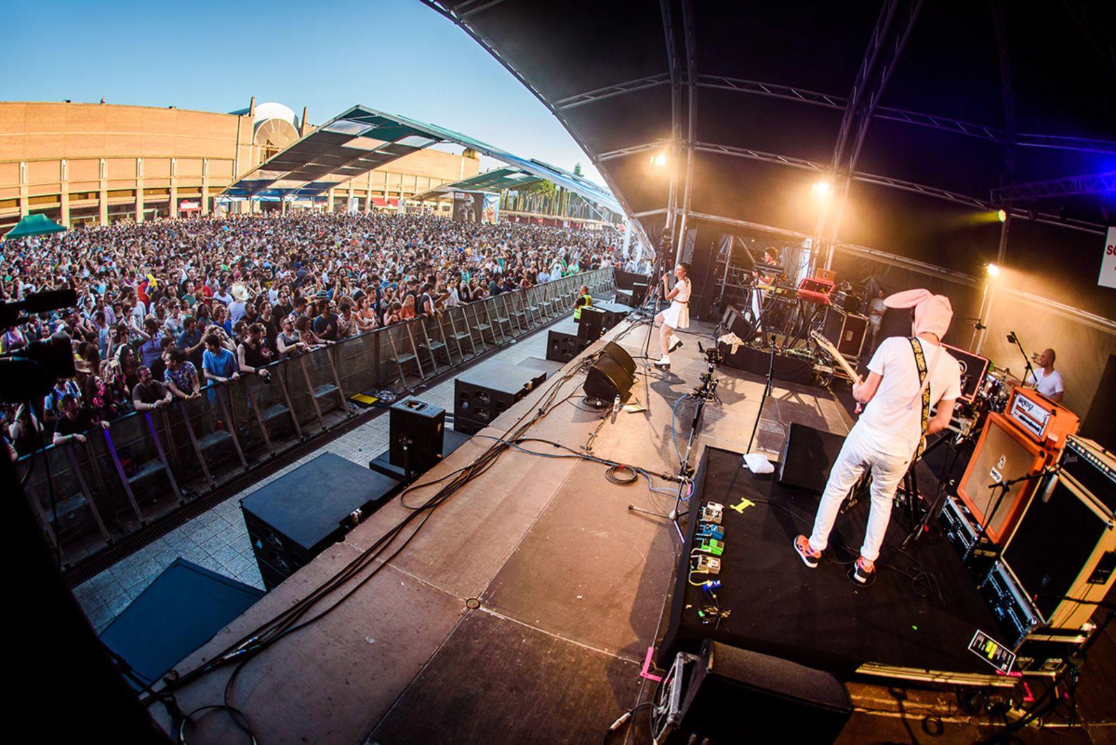 BombaEstereo_Village_Sonar2015_ArielMartini-(10).jpg