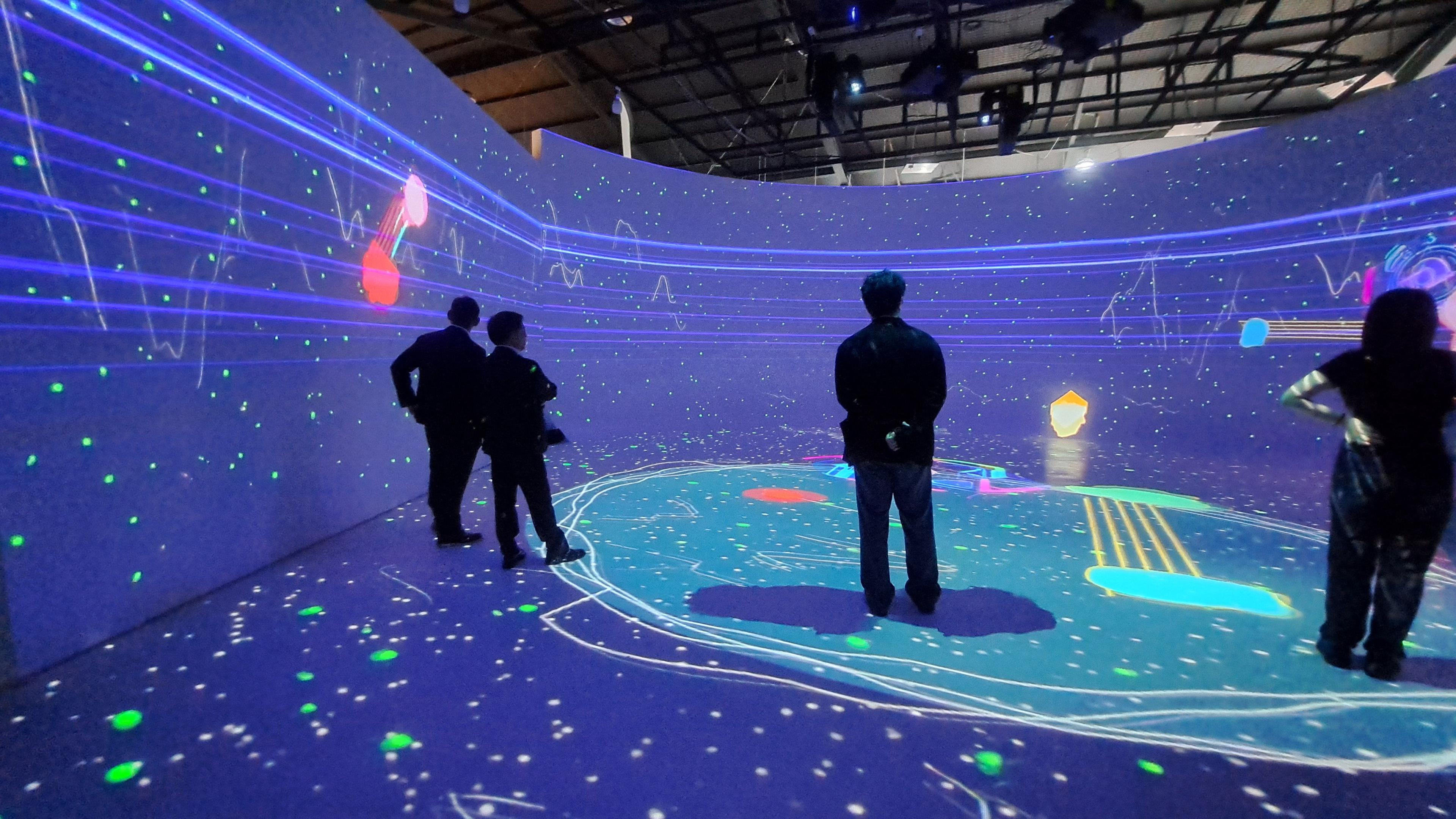 expositor Tae Eun Kim image