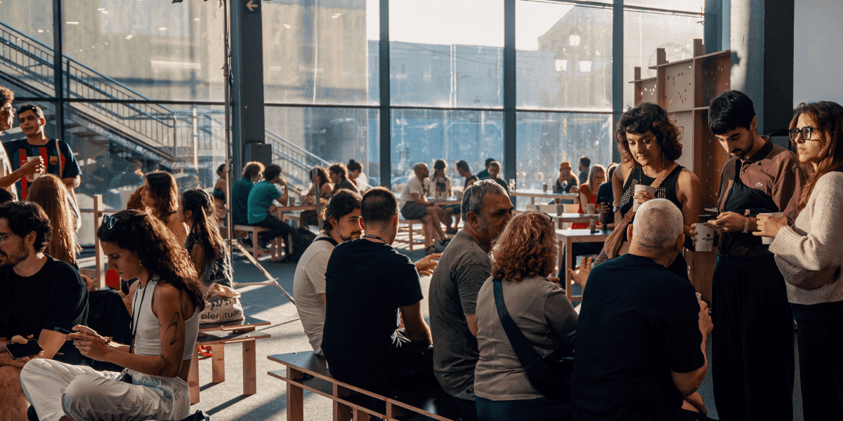 Meet & Drink by Estrella Damm presented by The Social Hub.png