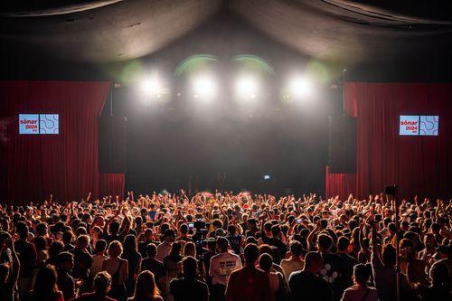 Copia de 002_SonaHall_PublicoAmbiente_Sevdaliza_MartiniAriel_20240613.jpg